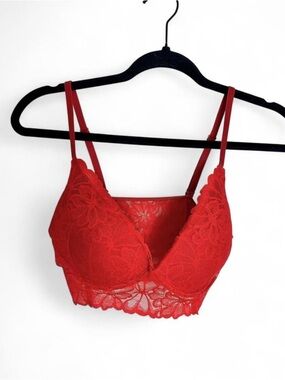 Victoria’s Secret PINK Red Lace Wireless Push-Up Bralette - Size Medium